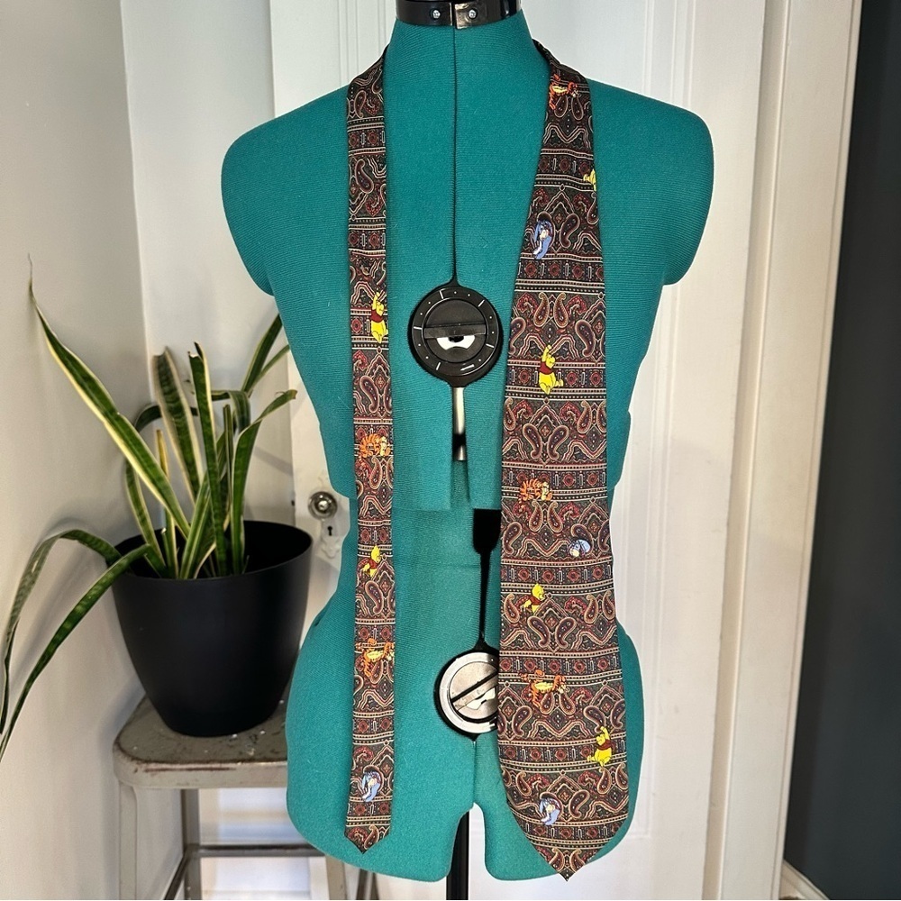 Disney Vintage Winnie The Pooh Paisley Design Neck Tie Silk Tigger Rabbit